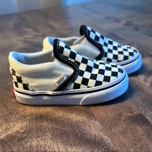 Vans Slip On Sneaker for toddler Size 5 Black and White Checker NEW!